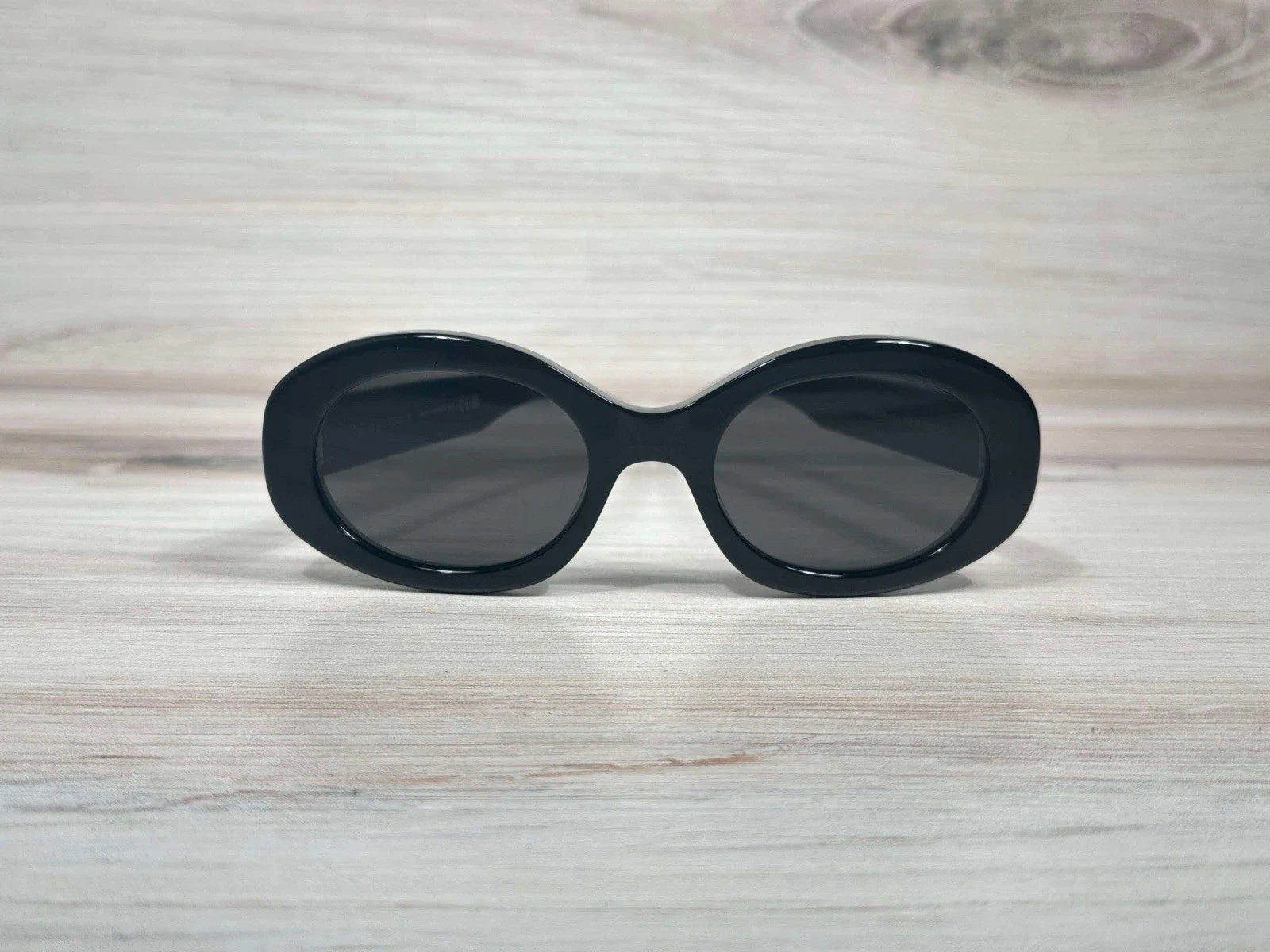 CELINE Triomphe Oval Sunglasses CL40194U Shiny Black – Essence Enclave
